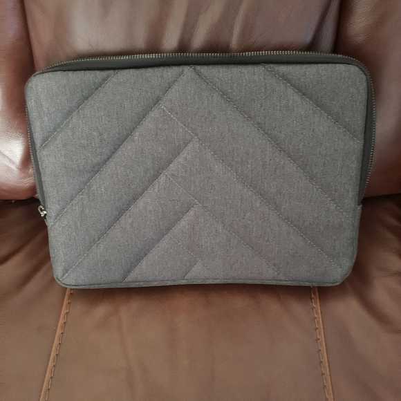 Cocoon 13" Macbook Sleeve - Picture 3 of 11